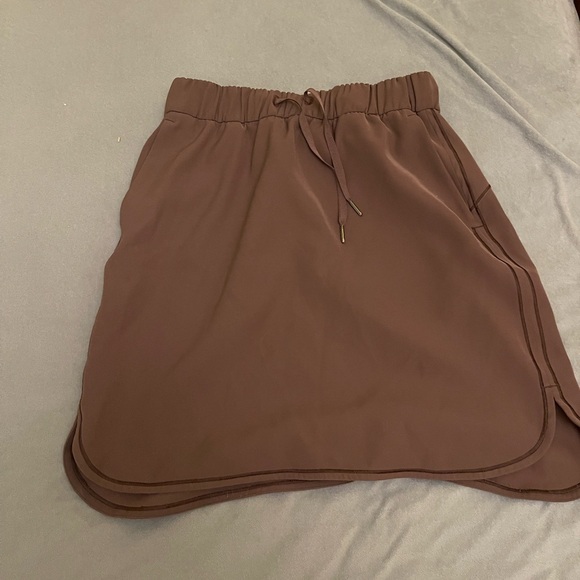 Lululemon on the fly skirt size 8 (dark purple) - Picture 2 of 5